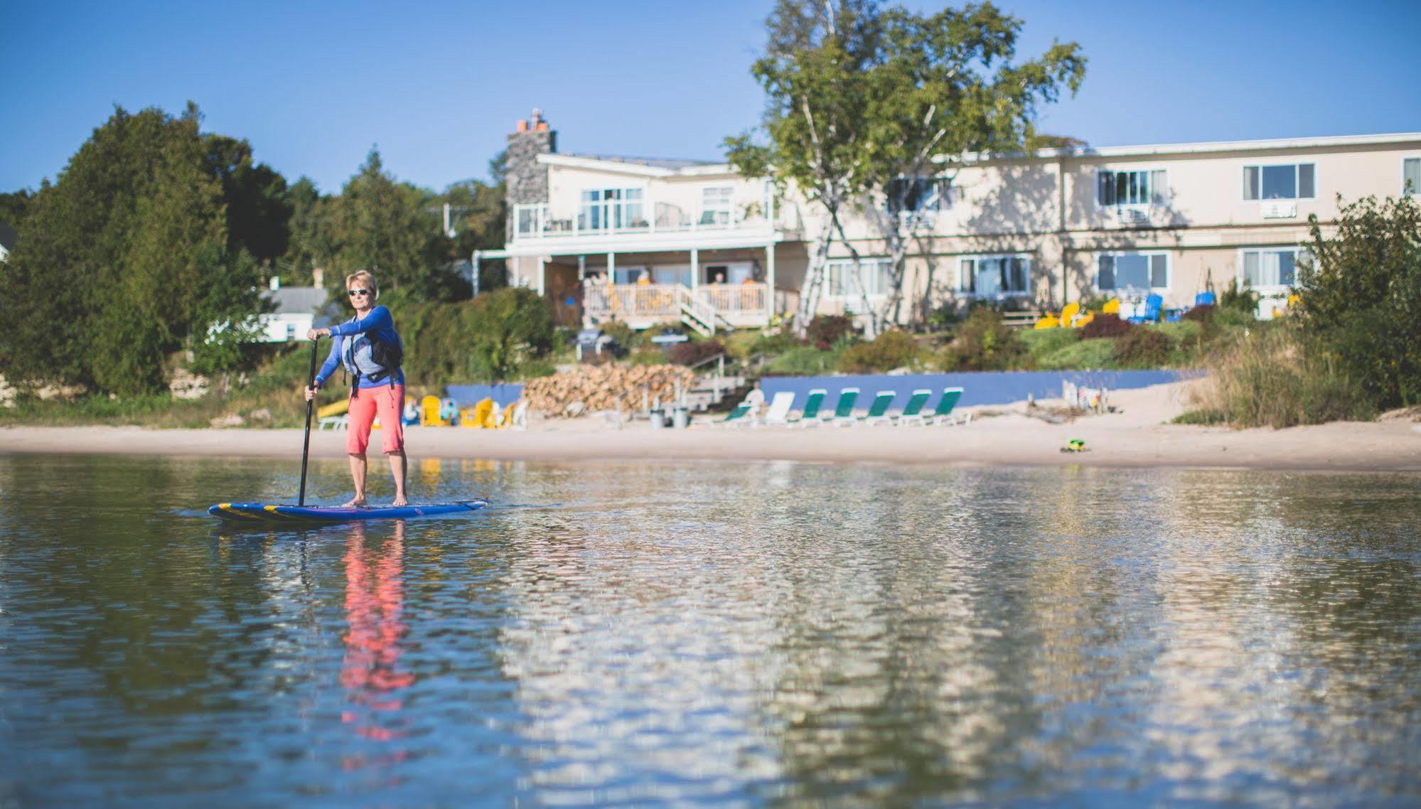 Beachfront Inn 베일리스 하버 외부 사진