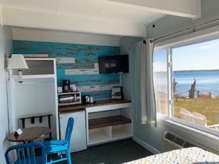 Beachfront Inn 베일리스 하버 외부 사진