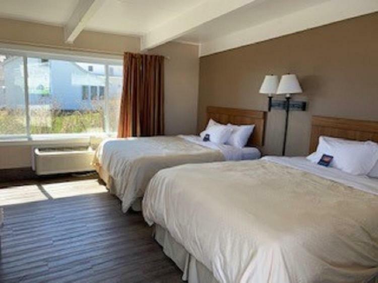 Beachfront Inn 베일리스 하버 외부 사진