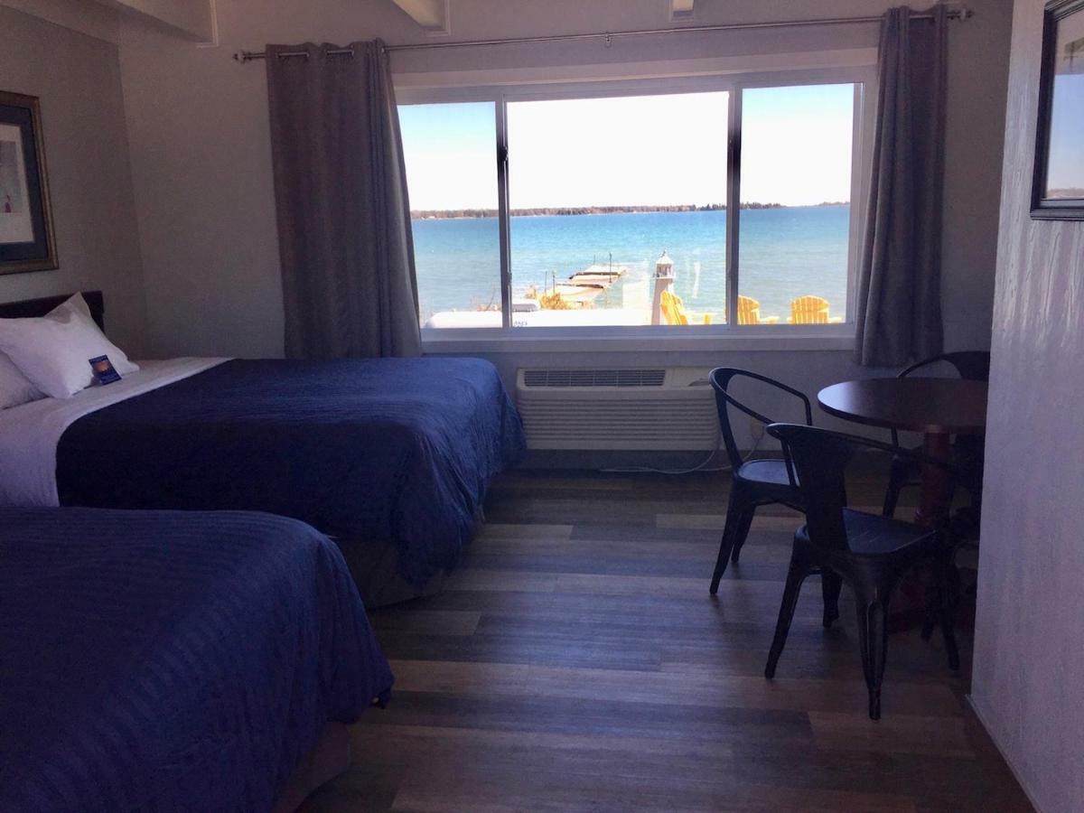 Beachfront Inn 베일리스 하버 외부 사진