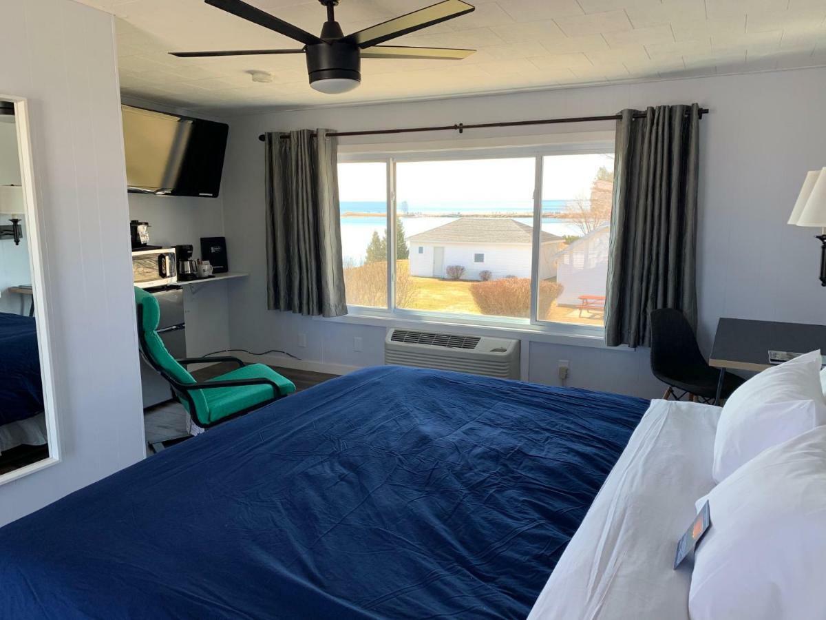 Beachfront Inn 베일리스 하버 외부 사진
