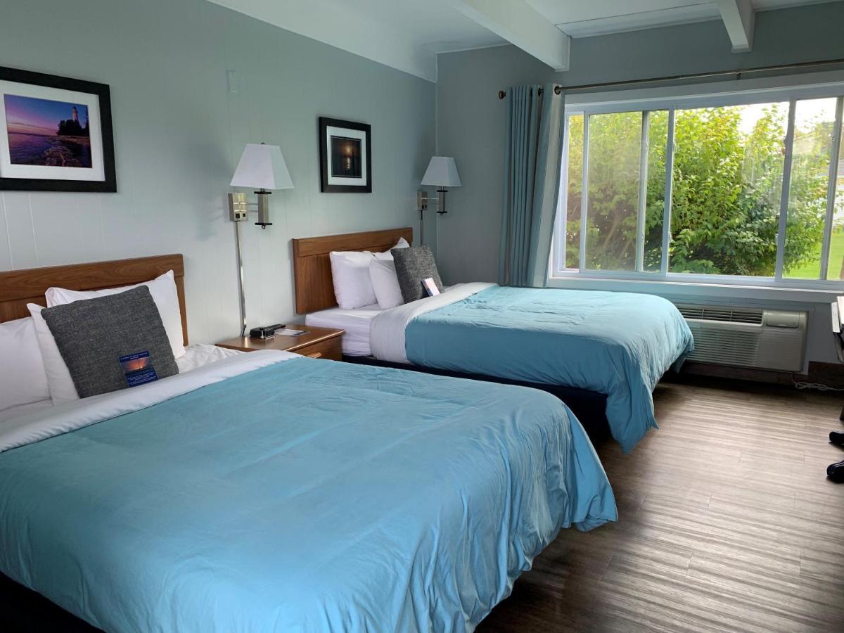 Beachfront Inn 베일리스 하버 외부 사진