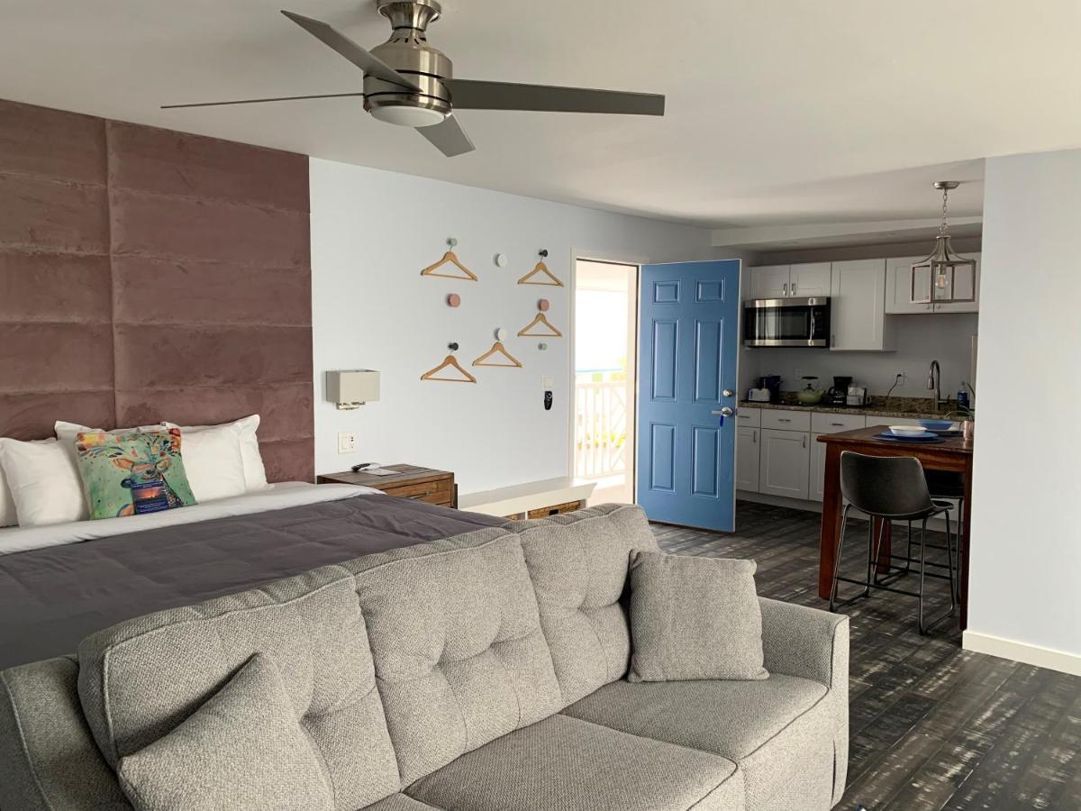 Beachfront Inn 베일리스 하버 외부 사진