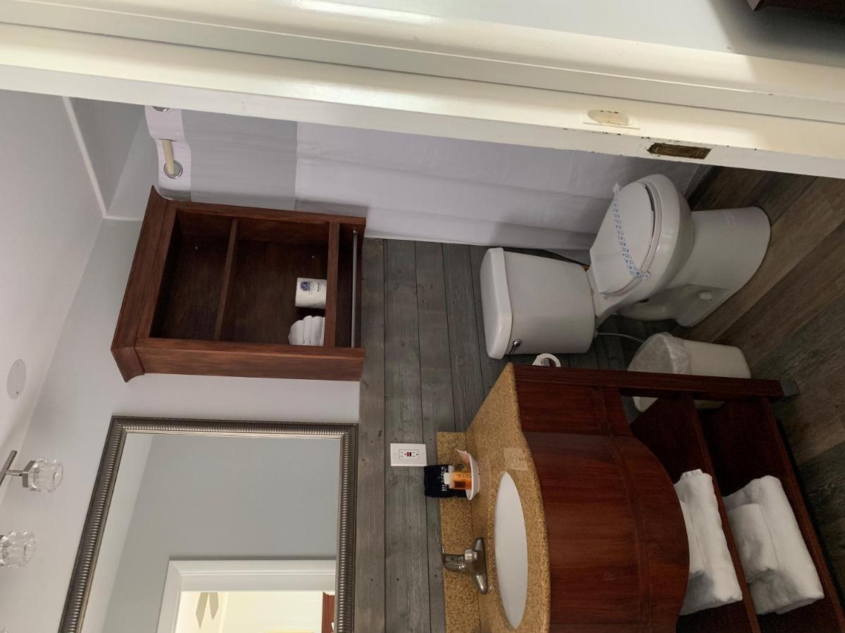 Beachfront Inn 베일리스 하버 외부 사진