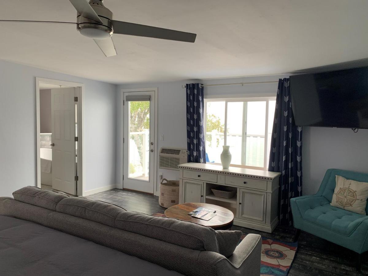 Beachfront Inn 베일리스 하버 외부 사진