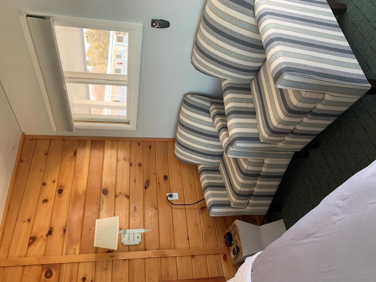Beachfront Inn 베일리스 하버 외부 사진