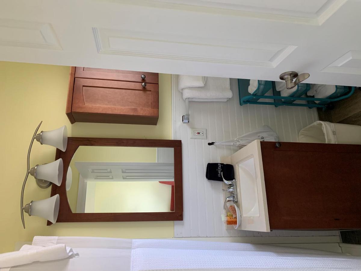 Beachfront Inn 베일리스 하버 외부 사진