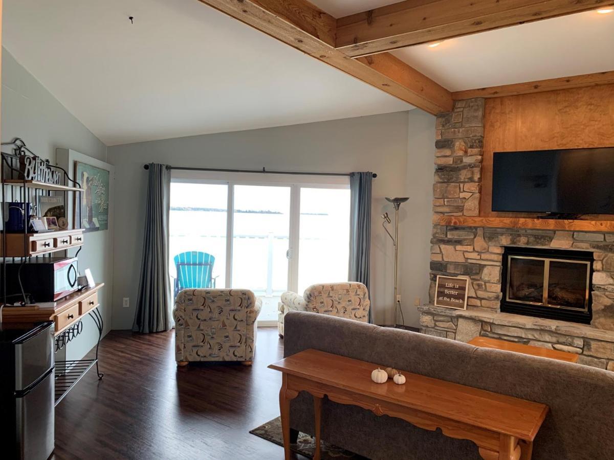 Beachfront Inn 베일리스 하버 외부 사진
